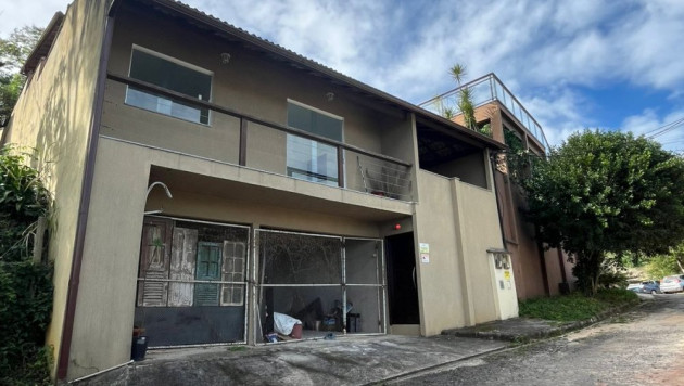 Casa com 02 dormitórios - Engenho do Mato Casa